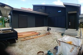 コンクリートの打設完了。これからウッドデッキの工事開始です。