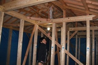 思い出の御幣／御幣(ごへい)には、施主様のご家族の名前、上棟日、職人みんなの名前が入っています。