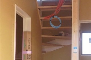 2階子供部屋のロフトの腰壁。遊び心も少し加えてみました。