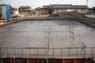 基礎／べた基礎をダセツ