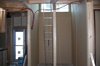 階段工事／一段の高さが187mmのゆるやかな階段になっています。