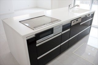 キッチン／アイランド型のシステムキッチンです。