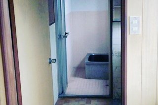 【施工前】施工前の脱衣所です。