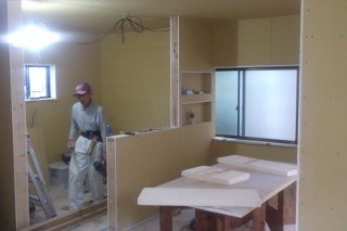 【施工中】キッチンの対面部分です。