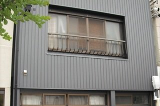 【完成】外壁に板金を貼り合わせて完成です。