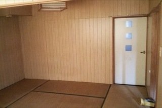 【施工前】古くなった畳の部屋です。
