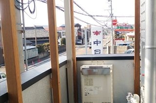 【施工中】柱が組みあがった状態です。