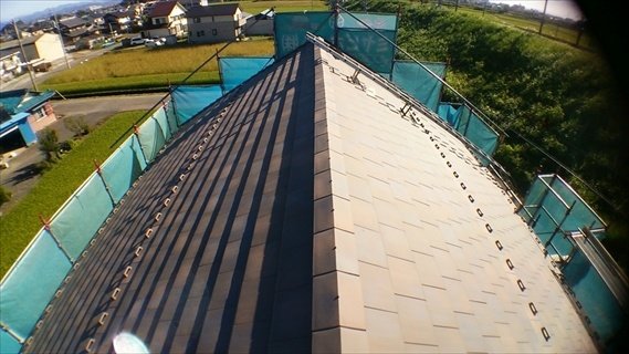 大屋根の瓦完成。