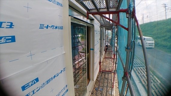 外周部に透湿防水シートを張りました。